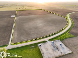2598 El Paso Ave, Redfield, IA 50233
