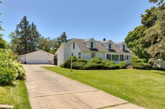 914 Elder Ln, Des Moines, IA 50315
