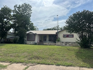 567 N Rice St, Hamilton, TX 76531