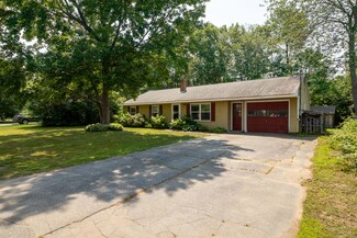 14 Wing St, Lisbon, ME 04252