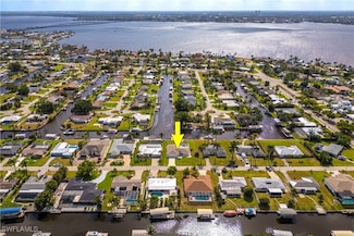 5243 Willow Ct, Cape Coral, FL 33904