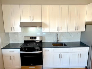 52-15 73rd St, Maspeth, NY 11378