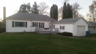 106 Center Ct, Hamilton, IN 46742