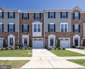 71 Village Green Ln, Sicklerville, NJ 08081