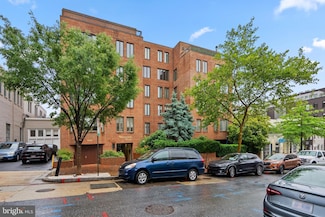 1045 31st St NW Unit 302, Washington, DC 20007