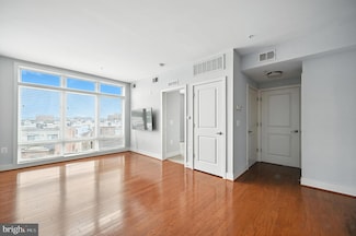 915 N Patrick St Unit 507, Alexandria, VA 22314