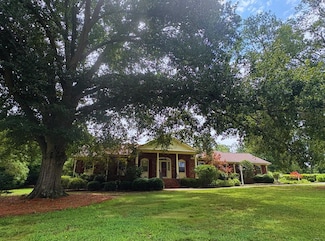 718 Parkview Dr, Laurens, SC 29360