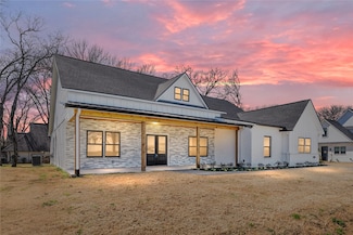 649 Enchanted Isles Dr, Mabank, TX 75156