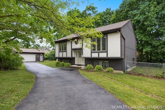 6N510 Sycamore Ave, Saint Charles, IL 60174