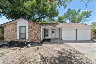 221 Domingo Dr, Grand Prairie, TX 75051