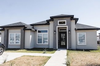 202 Bayo Dr, Eagle Pass, TX 78852