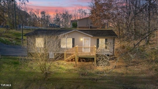 1012 Kingston Ct, Johnson City, TN 37601