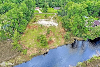 241 Thomas Dr, Shallotte, NC 28470