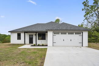 10 Pot o Gold Ln, Reeds Spring, MO 65737