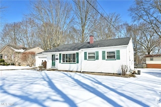 1743 Laurie Dr, Youngstown, OH 44511