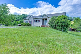 1121 Red Hill Rd, Big Island, VA 24526