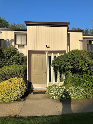 105 Richmond Blvd Unit 2B, Ronkonkoma, NY 11779