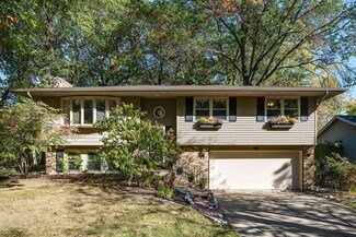 1600 Aquila Ave N, Golden Valley, MN 55427
