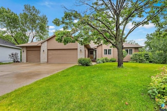 6700 W Snowberry Cir, Sioux Falls, SD 57106