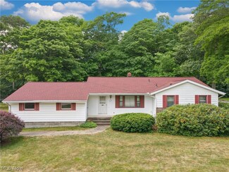 3252 Dowling Dr, Fairlawn, OH 44333