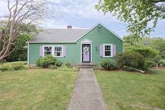 8 Hazelwood Ave, Attleboro, MA 02703