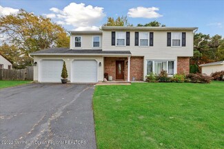 16 Danbury Rd, Tinton Falls, NJ 07753
