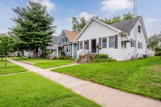 818 Lewis Ave, Saint Joseph, MI 49085