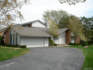 48085 Colony Farm Cir Unit 16, Plymouth, MI 48170