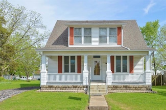 611 E Olive St, Red Bud, IL 62278