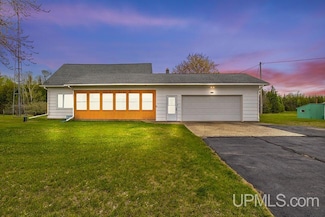 1782 H Rd, Bark River, MI 49807