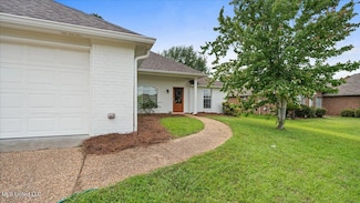 357 Kings Ridge Cir, Brandon, MS 39047