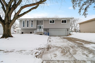 9818 Mckinley St, Crown Point, IN 46307