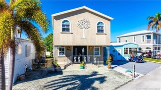 980 Nettles Blvd, Jensen Beach, FL 34957