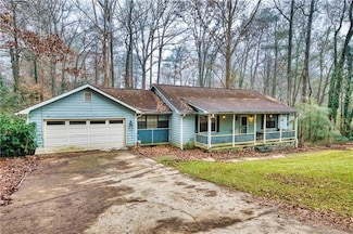 209 Pinewood Ln, Stockbridge, GA 30281