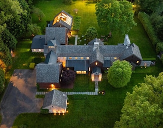 21 Sterling Rd S, Armonk, NY 10504