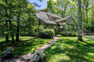 4 Holly Ln, Little Compton, RI 02837