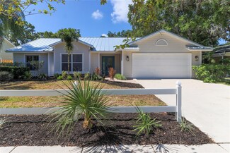 1842 Grove St, Sarasota, FL 34239