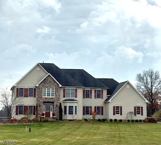 39 Sky Manor Rd, Pittstown, NJ 08867