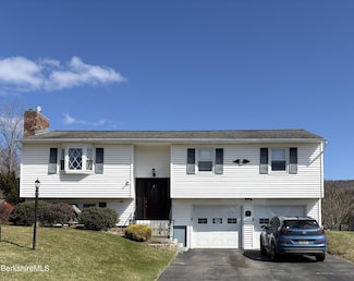 184 Mcintosh Dr, Pittsfield, MA 01201