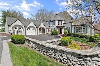 2 Northcote Rd, Saint Louis, MO 63144