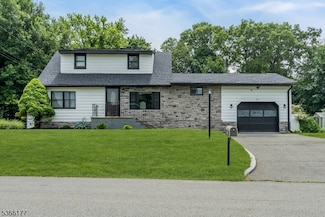 24 Roxbury Dr, Kenvil, NJ 07847