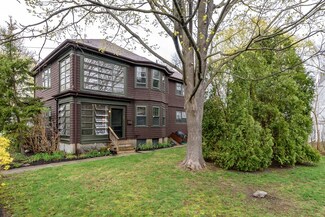 26 Dale St, Newtonville, MA 02460