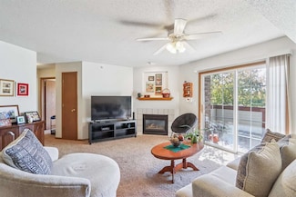 2542 Rushmore Dr, Iowa City, IA 52246