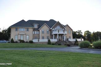 36 Hill Top Dr, Honesdale, PA 18431