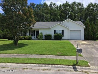 104 Willowbend Dr, Burgaw, NC 28425