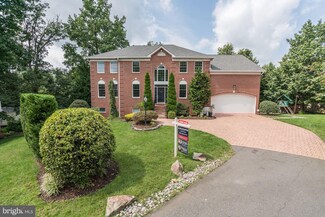 1900 Gables Ln, Vienna, VA 22182