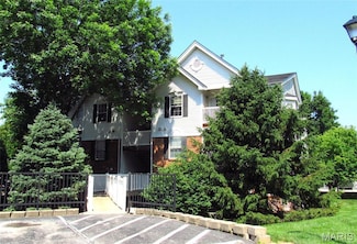 450 Benton Dr Unit J, Saint Peters, MO 63376