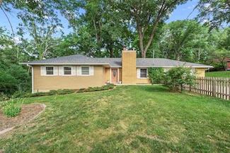 306 Virginia Dr, Iowa City, IA 52245