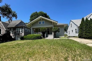 2170 Avondale St, Sylvan Lake, MI 48320
