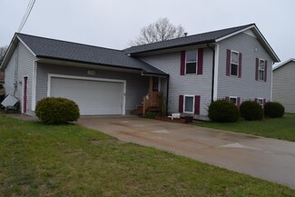 1256 Holiday St, Muskegon, MI 49442